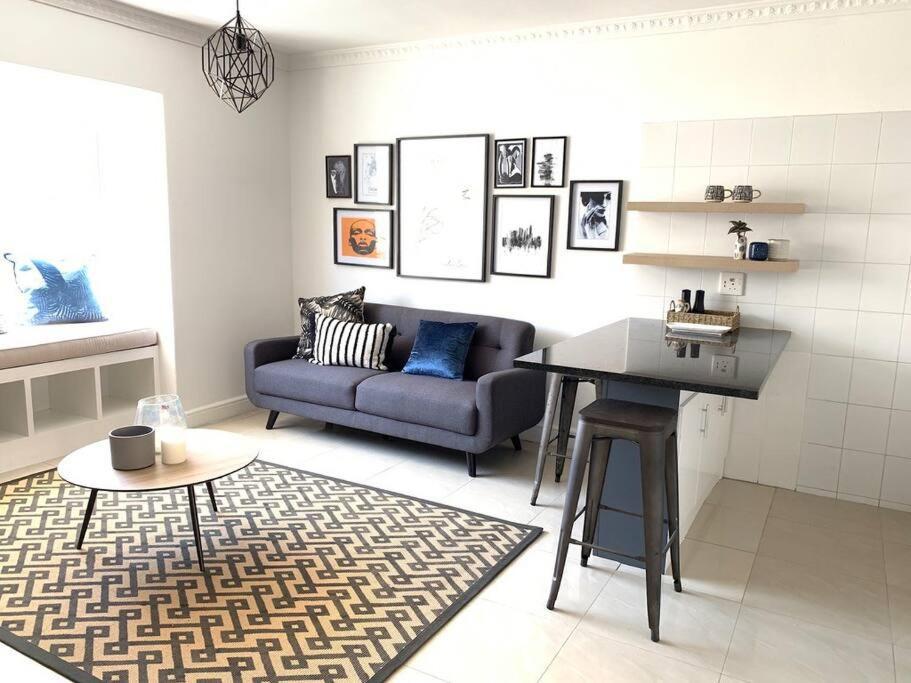 Modern 1-bedroom In Vibey Sea Point, Cape Town